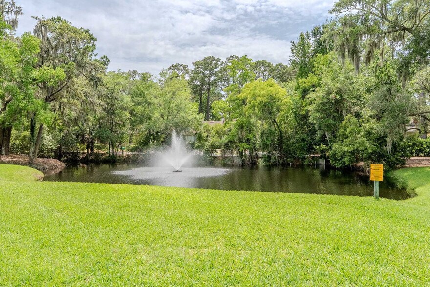 Building Photo - 77 Lighthouse Rd