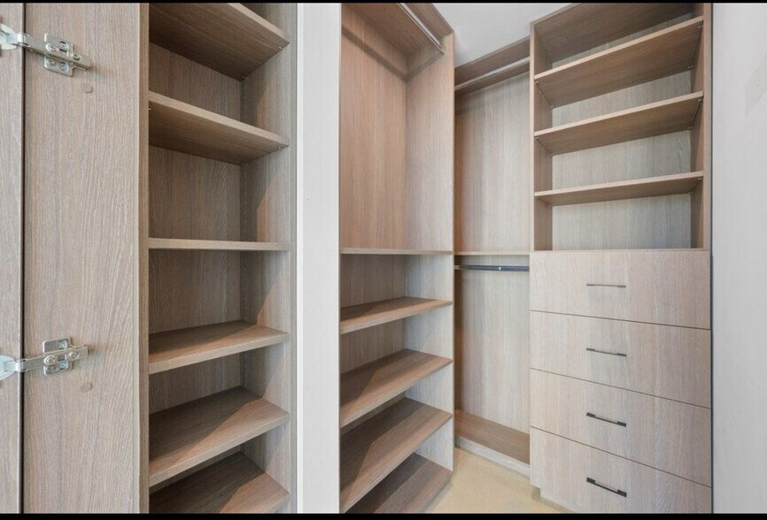 Building Photo - 2921 SW 38th Ct