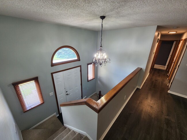 Building Photo - 2-Car Garage + Washer & Dryer + Recently Updated! Available September 3rd!