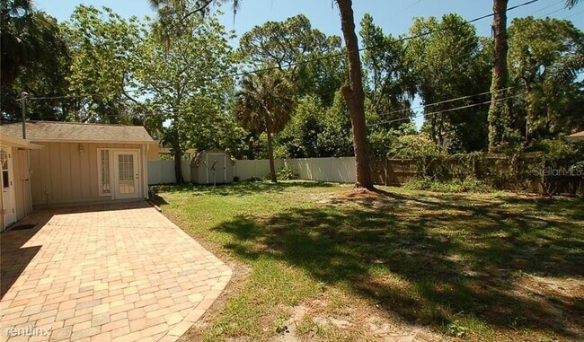 Building Photo - 4627 W El Prado Blvd