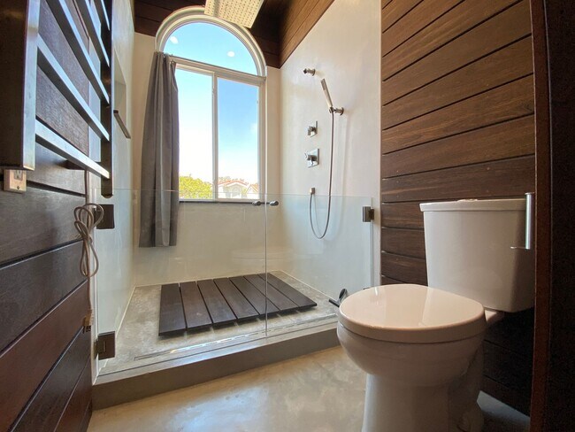 Building Photo - Cardiff living at its finest! Stunning 2-B...