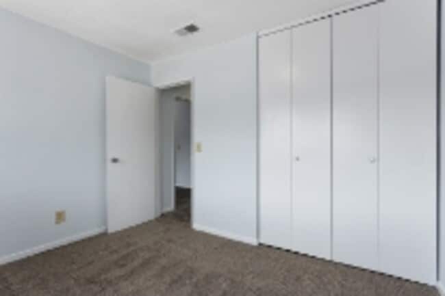 Building Photo - 425 W 87 Pl