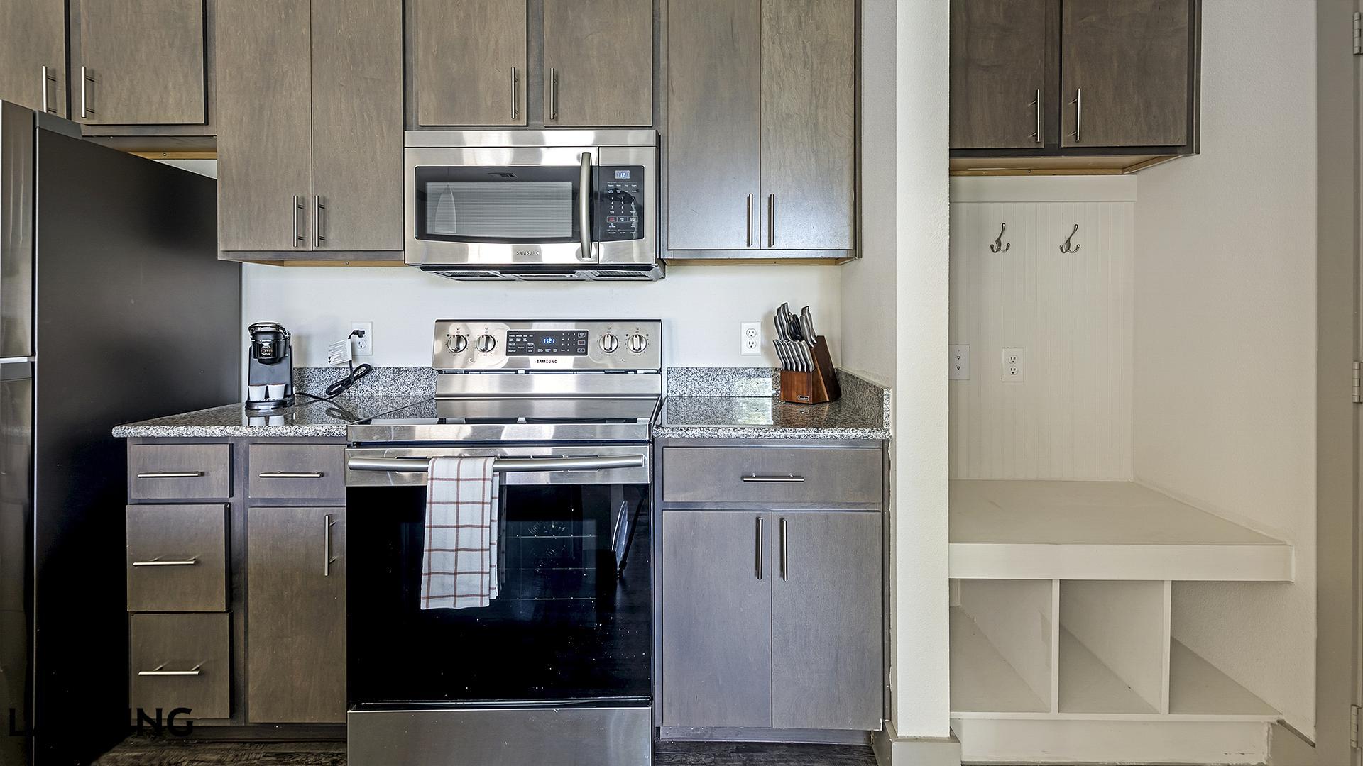 Building Photo - 12500 Shadowglen Trce