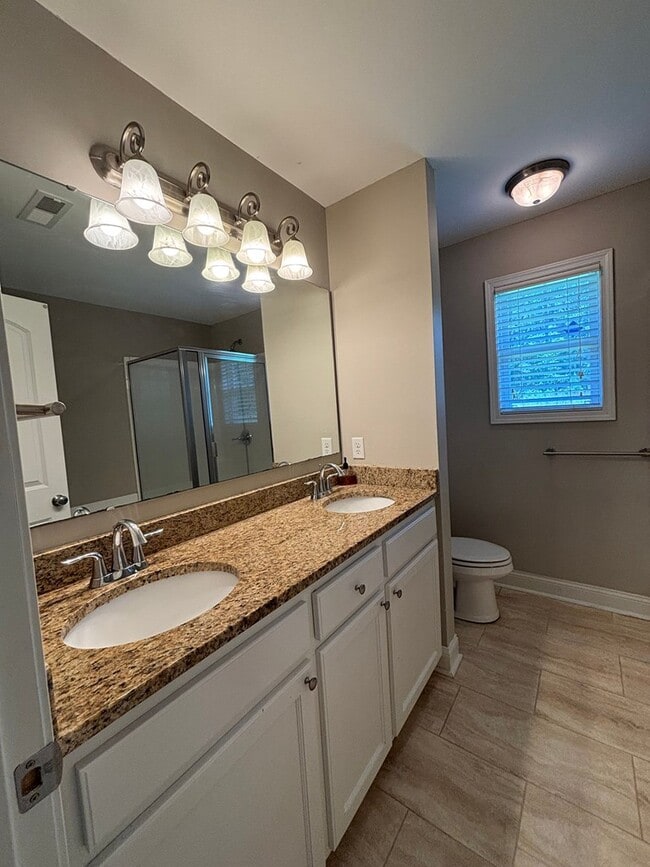 Building Photo - 531 Waterlily Dr