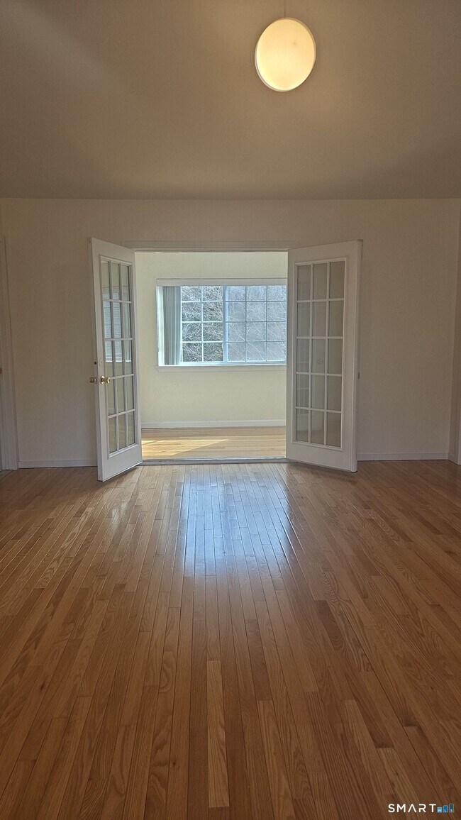 Building Photo - 20 Apple Way