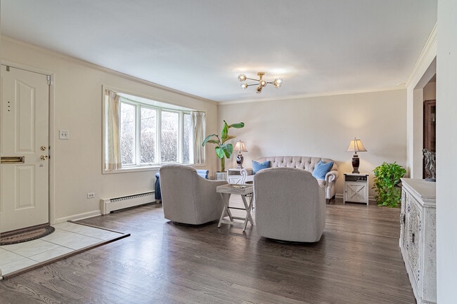 Building Photo - 3890 Gregory Dr