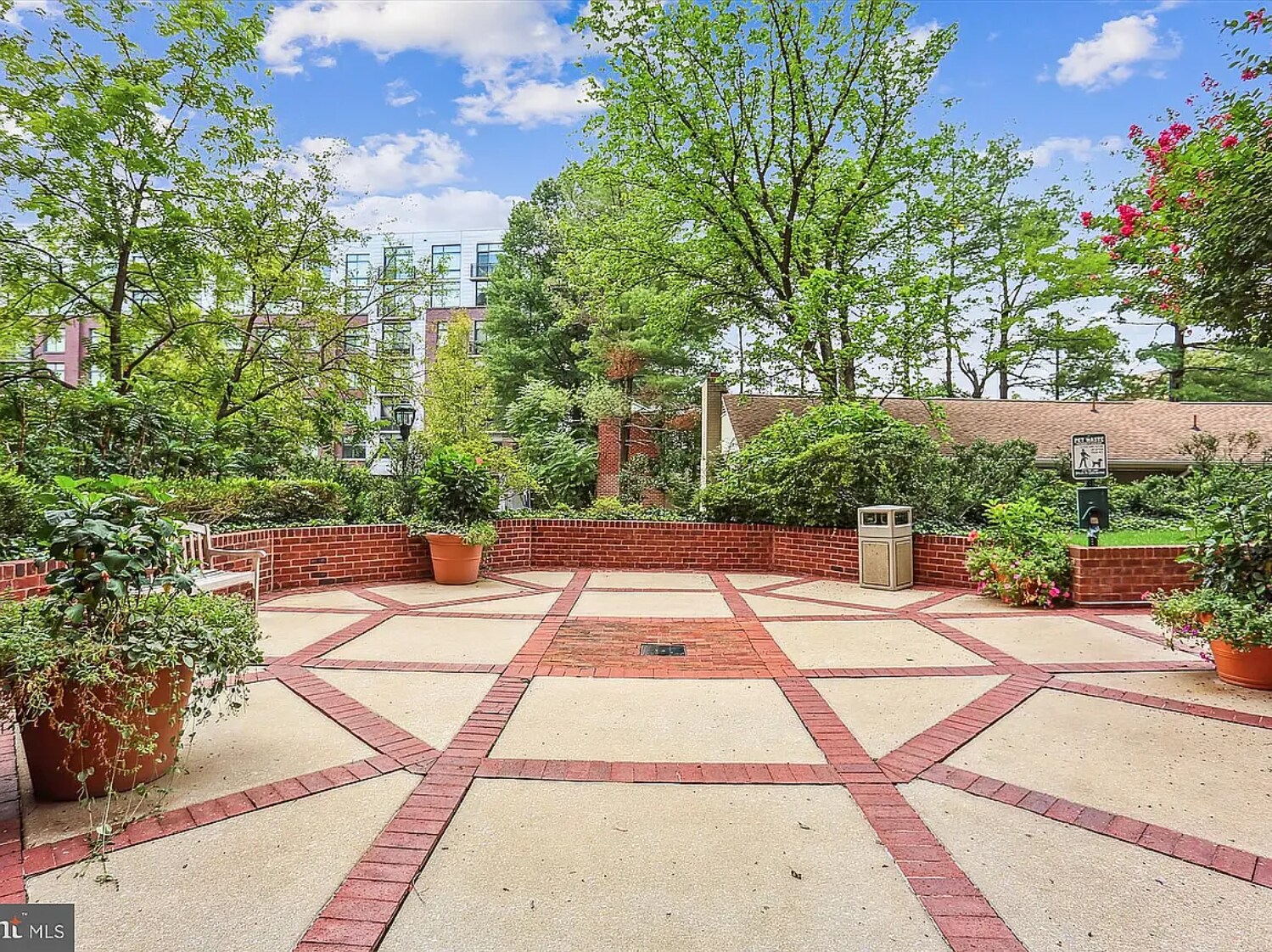 Back garden patio - 7500 Woodmont Ave