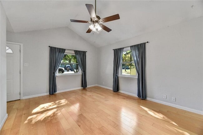 Building Photo - 5804 Cedardale Dr