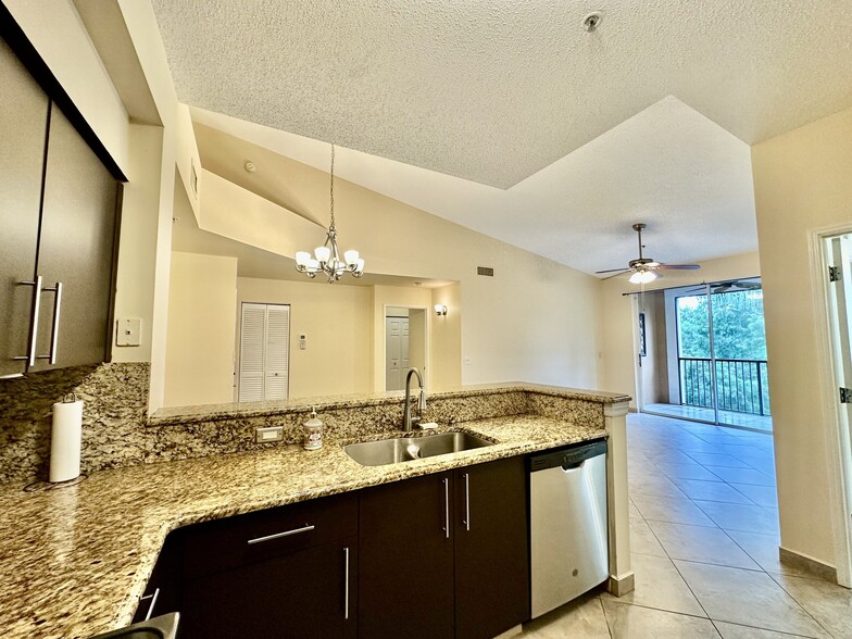Building Photo - 1230 Reserve Way