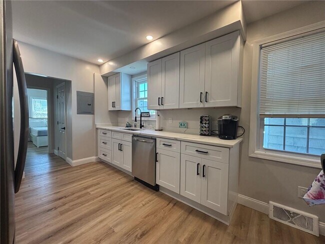 Building Photo - 51 Lee Ave