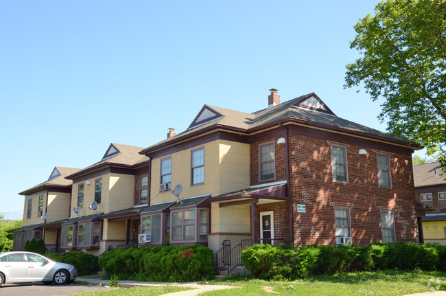 Primary Photo - Abbottsford Homes