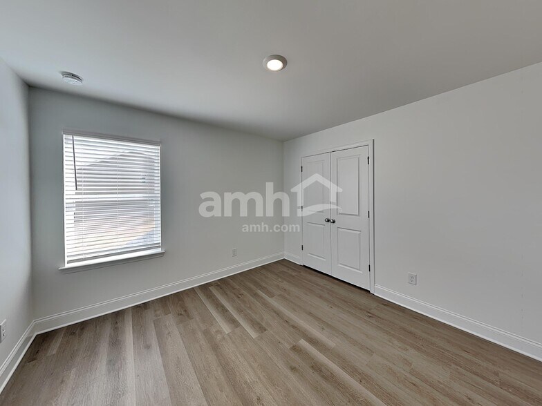 Building Photo - 347 Hickory Pointe Rd