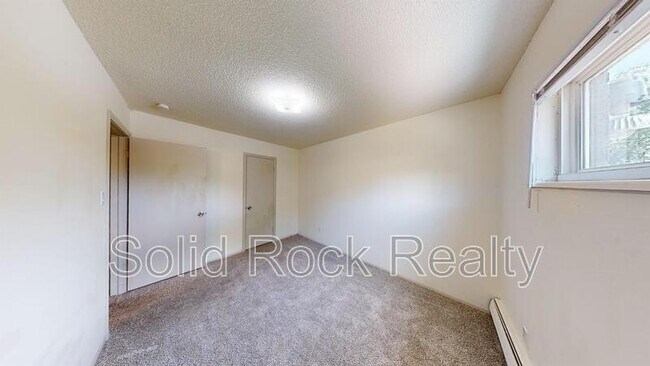 Building Photo - 1411 S Corona Ave