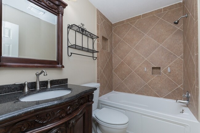 Building Photo - 4106 Kitchen Hill Ln