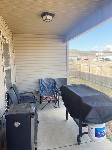 Covered patio - 1292 S Kingfisher Ln
