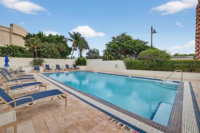 Building Photo - 3000 E Sunrise Blvd