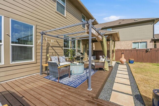 Building Photo - 209 Zamora Xing