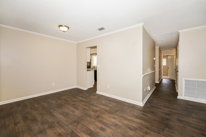 Building Photo - 916 Northern Oaks Terrace