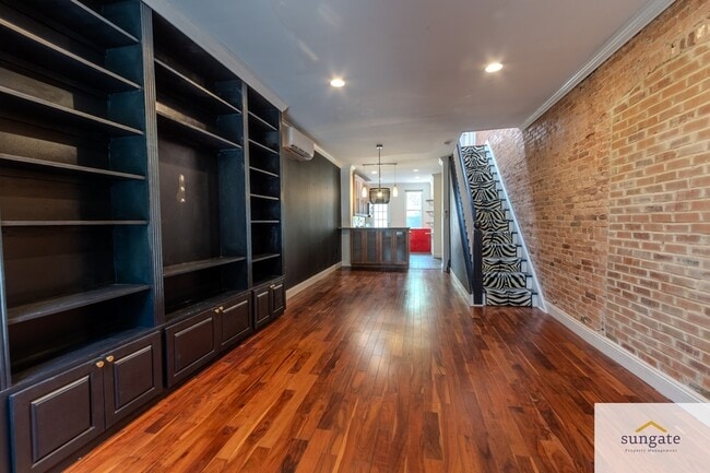 Building Photo - 503 S East Ave