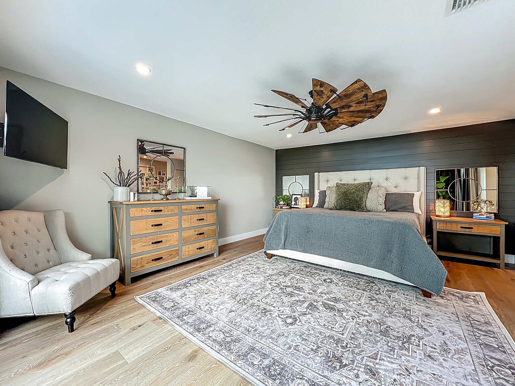 Master Bedroom (upstairs) - 281 Shell Pt E