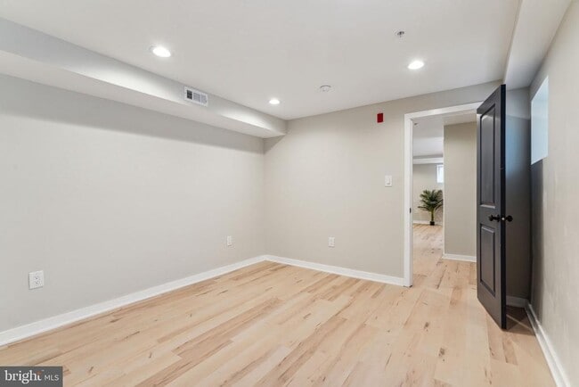 Building Photo - 431 S 62nd St