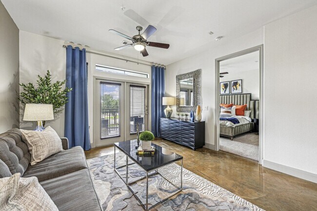 Building Photo - Walk Everywhere – Downtown Living at Its Best