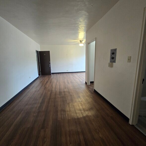 Building Photo - 54 Morris N St