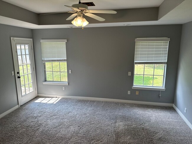 Building Photo - Available June 1st! 3-Bedroom, 2-Bathroom ...