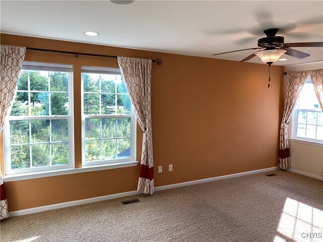 Building Photo - 107 Shaker Heights