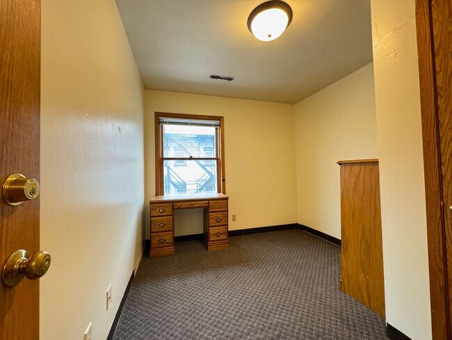 Building Photo - 408 N Frances St