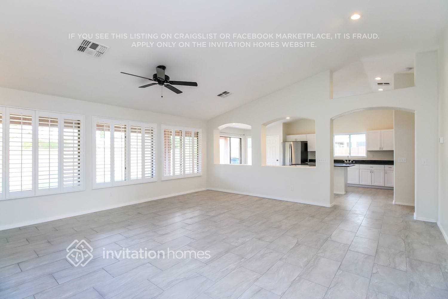 Building Photo - 11240 E Roselle Ave