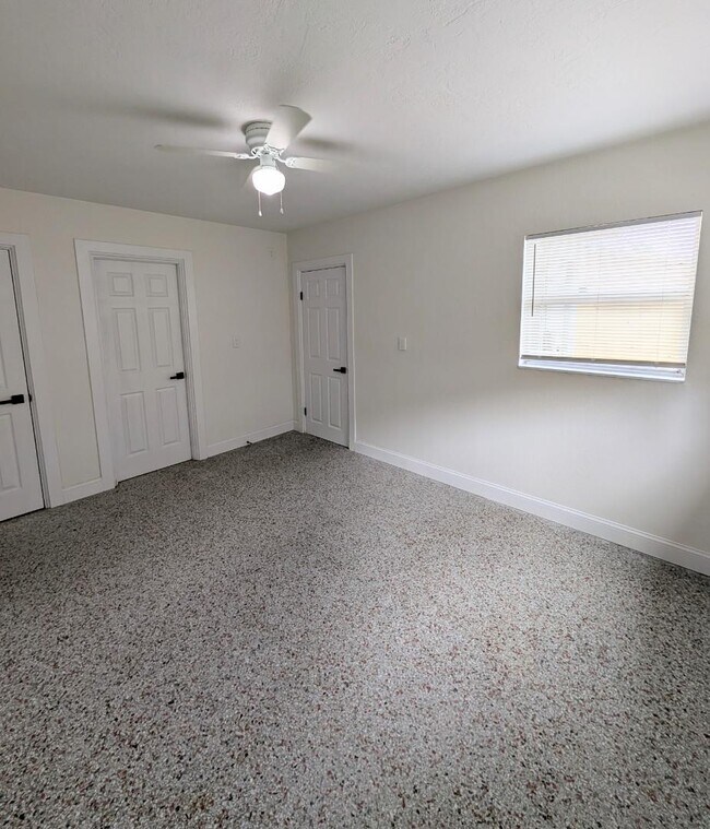 Building Photo - 124 146th Ave E