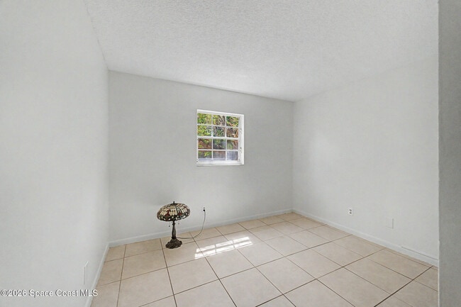 Building Photo - 1641 Sunny Brook Ln