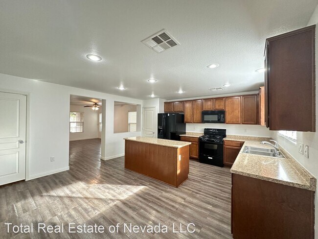 Building Photo - 3 br, 2.5 bath House - 4859 Golden Shimmer...