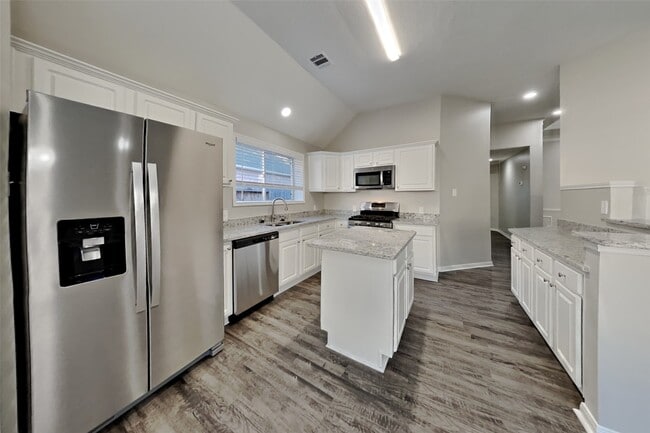 Building Photo - 1114 Woodley Bend