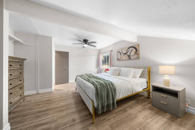 Building Photo - 13075 Old West Ave