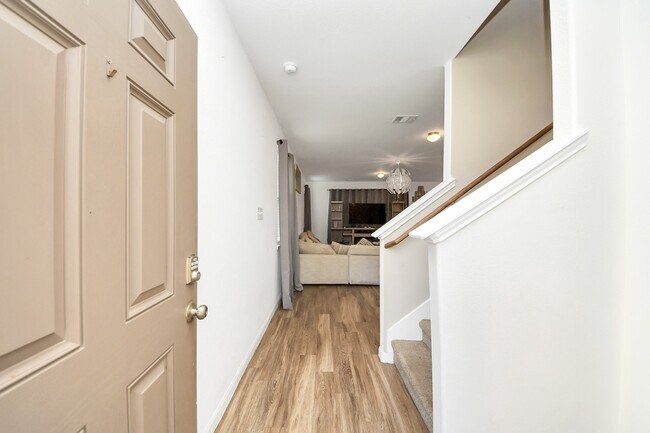Building Photo - 18611 Cooper Ravine Wy