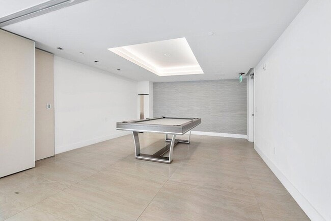 Building Photo - 3100 N Ocean Dr