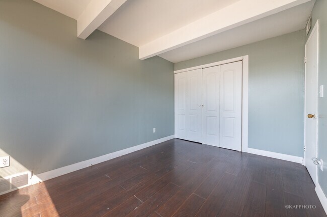 Building Photo - 4800 S Drexel Blvd