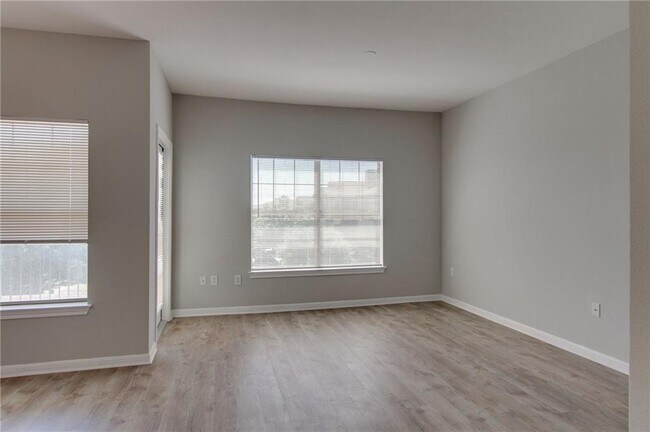 Building Photo - 2320 Gracy Farms Ln