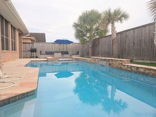 Building Photo - 17815 Gables Bend Dr