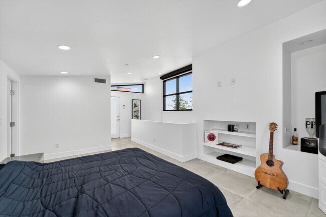 Building Photo - 1418 Innes Pl