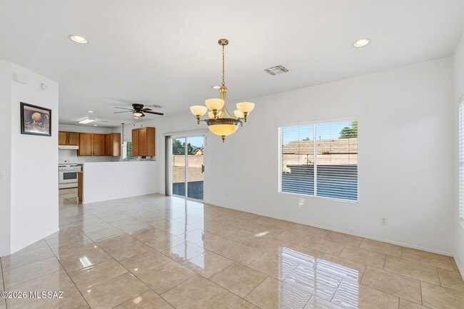 Building Photo - 4821 E Twinflower Pl