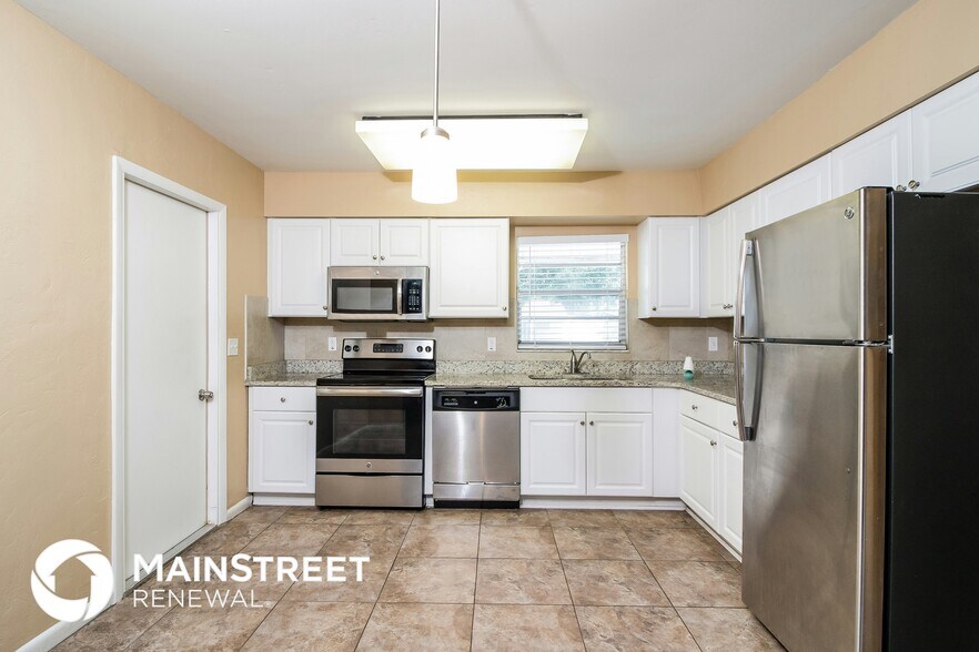 Building Photo - 515 65th Ave Dr W
