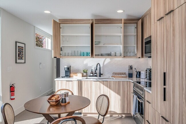 Building Photo - 4205 Evanston Ave N