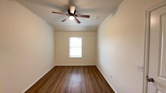 Building Photo - 1221 NW 113th St