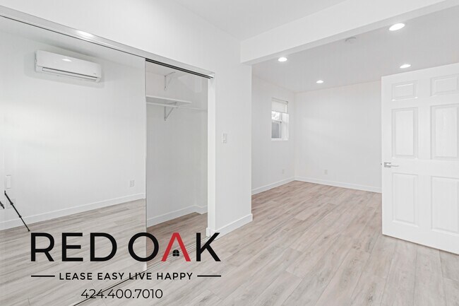 Building Photo - 608 W Hillcrest Blvd