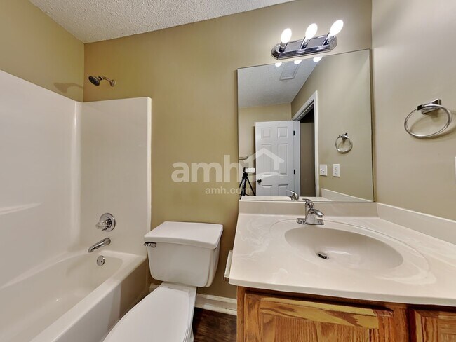 Building Photo - 2020 Foster Dr