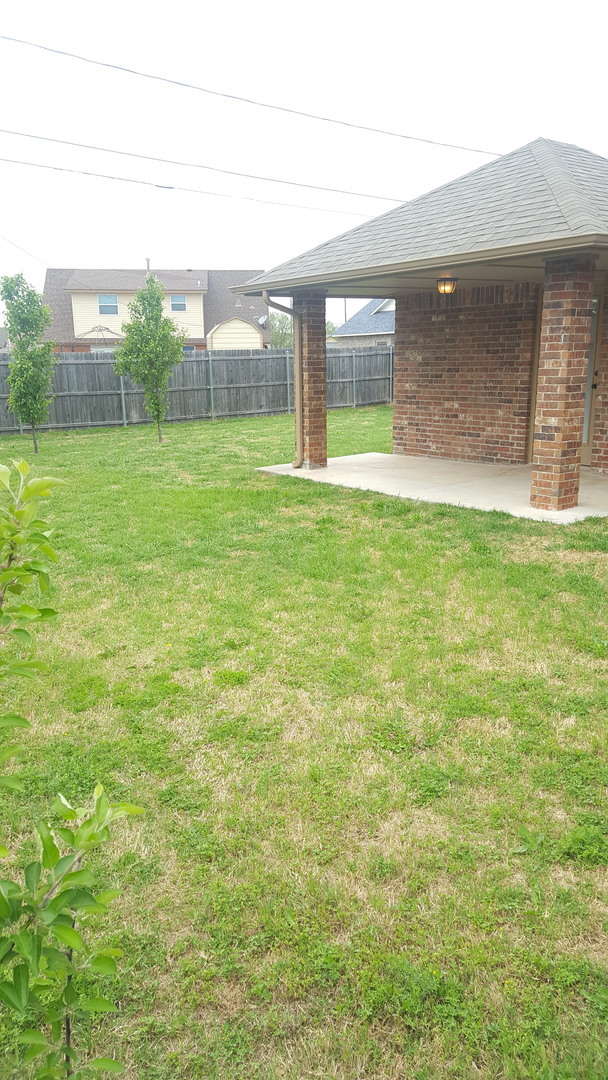 Building Photo - Beautiful home with Storm Shelter