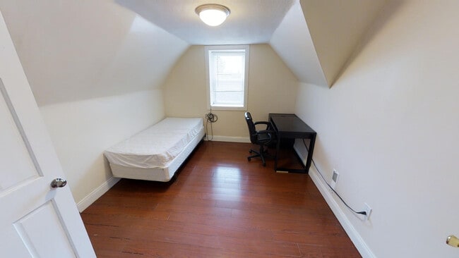 Building Photo - 127 Comstock Pl